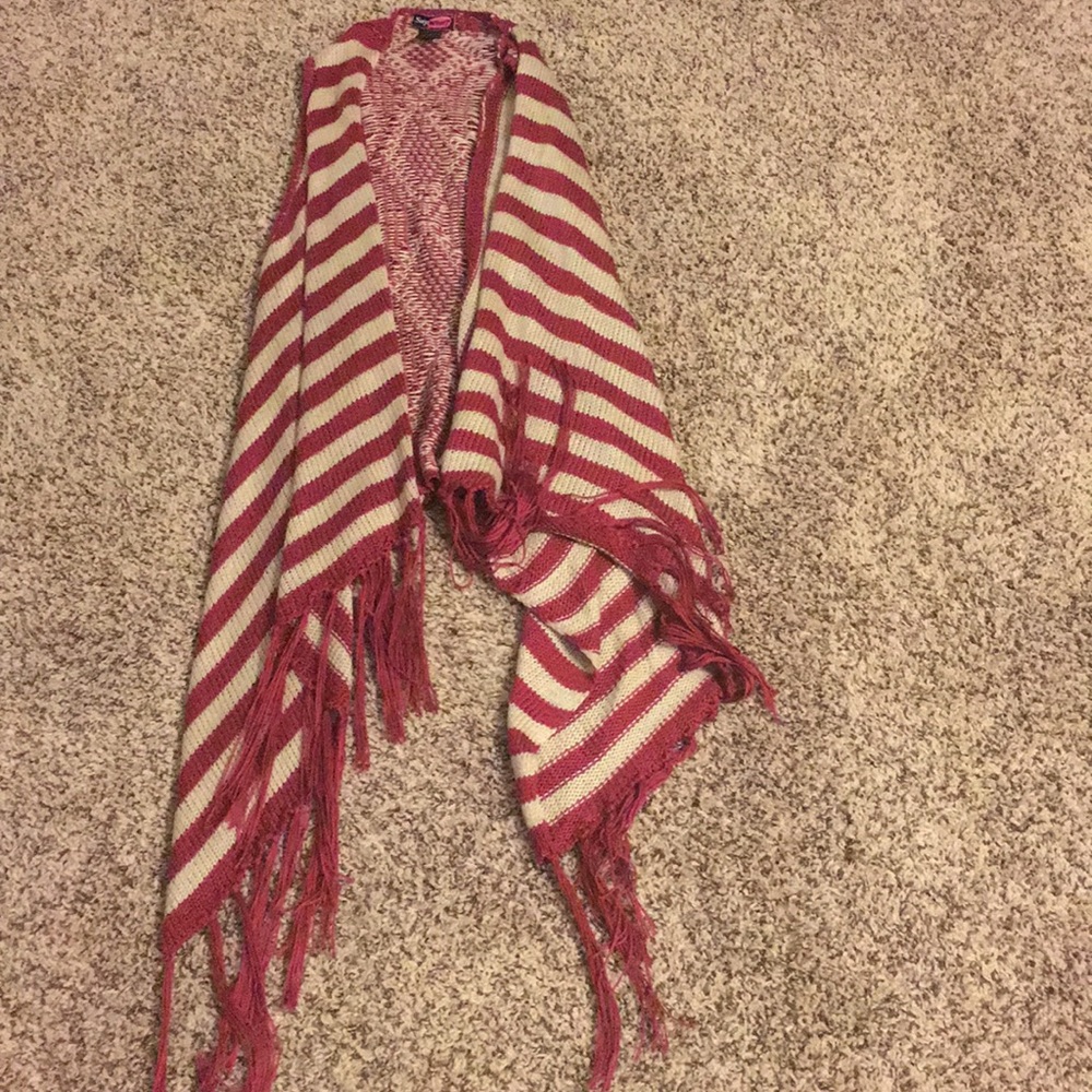 Vest - Picture 2 of 4